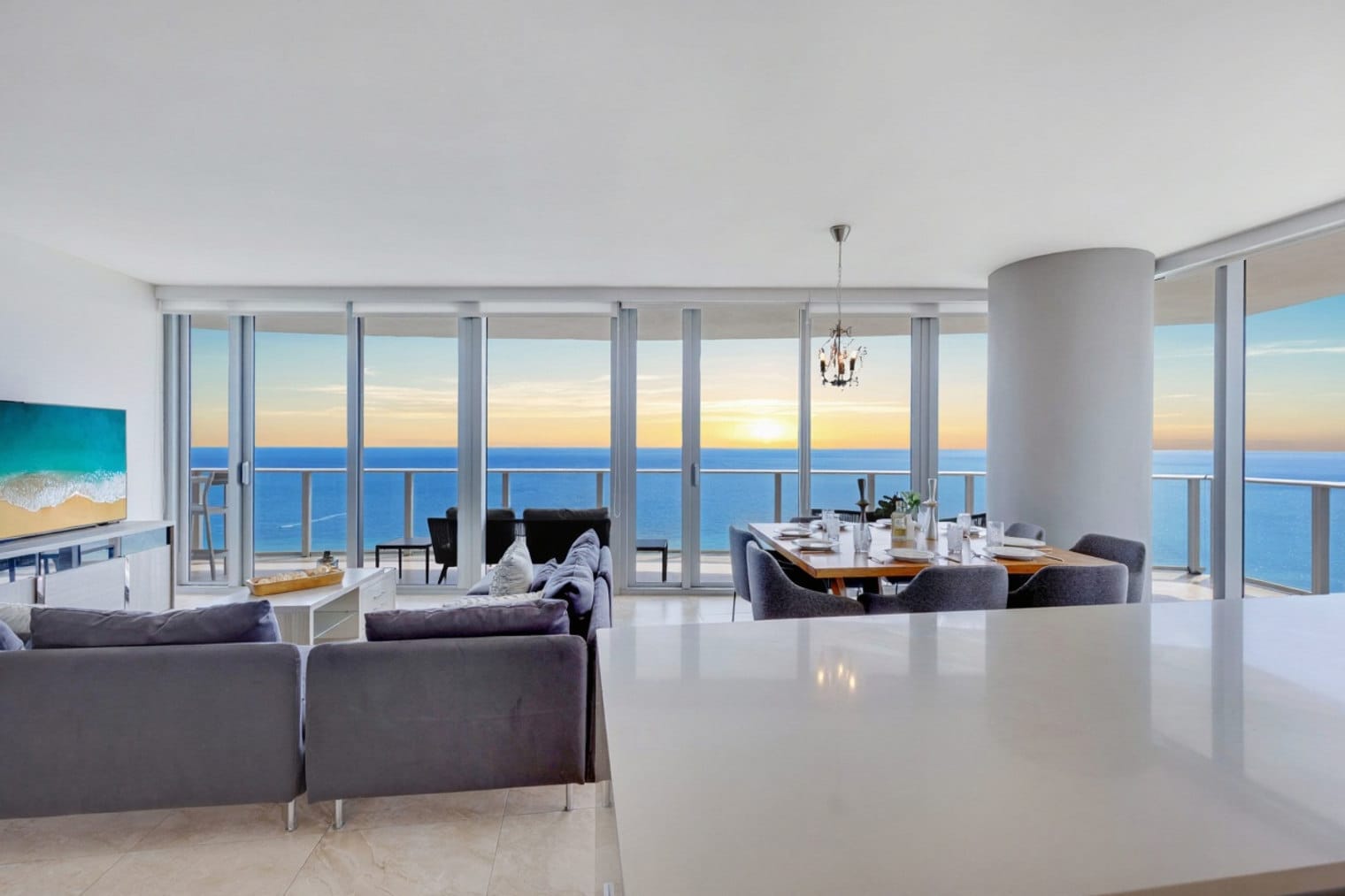Building Photo - 4111 S Ocean Dr