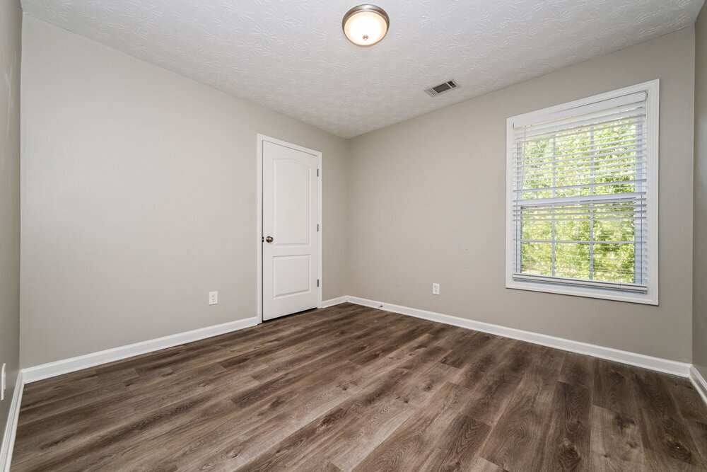 Building Photo - 145 Trelawney Ln
