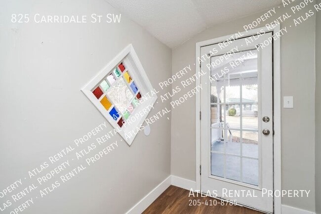 Building Photo - 825 Carridale St SW