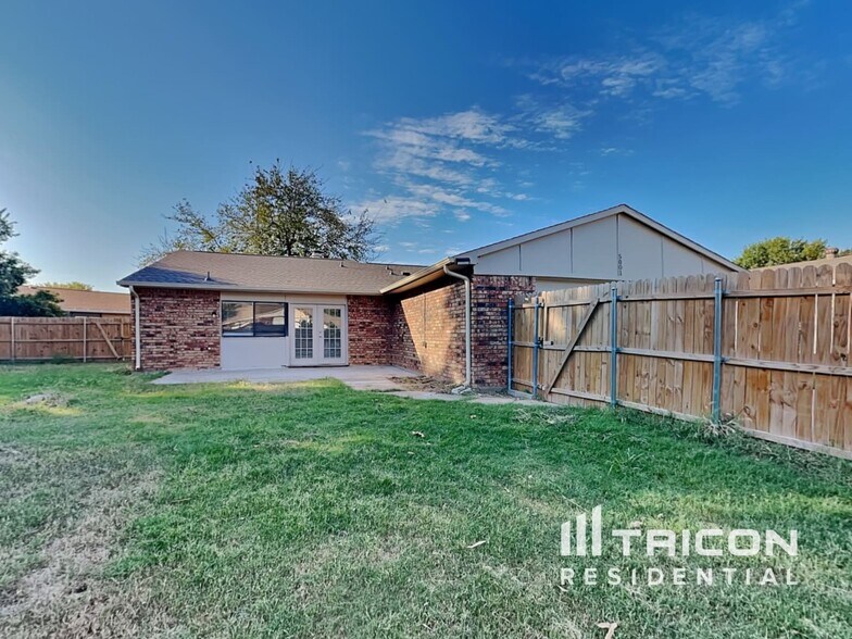 Building Photo - 5001 Oregon Ct