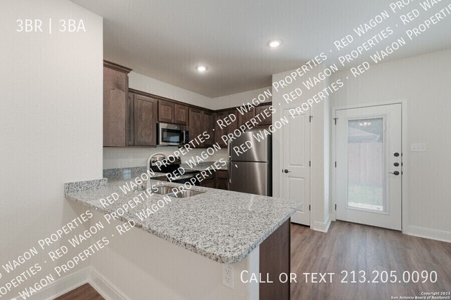 Building Photo - 2507 Lynwood Bnd