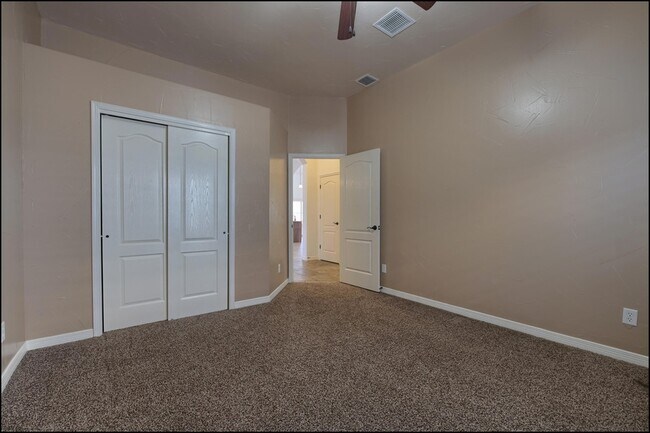 Building Photo - 3065 Snowy Point Dr