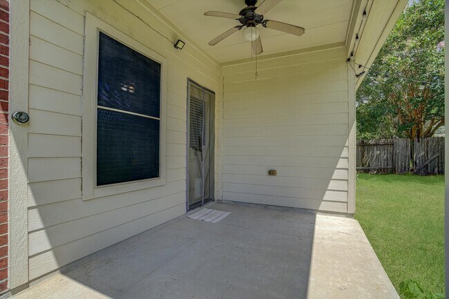 Building Photo - 623 W Newport Bend