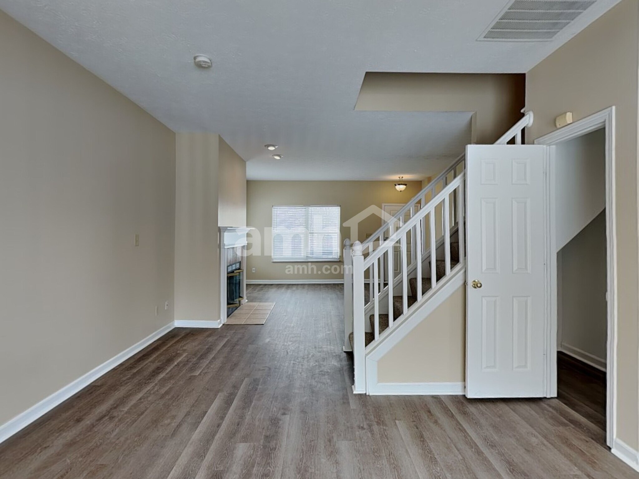 Building Photo - 8036 Chesterhill Way