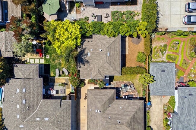 Building Photo - Sunny & Private 1BR Home in Prime Santa Cruz Location