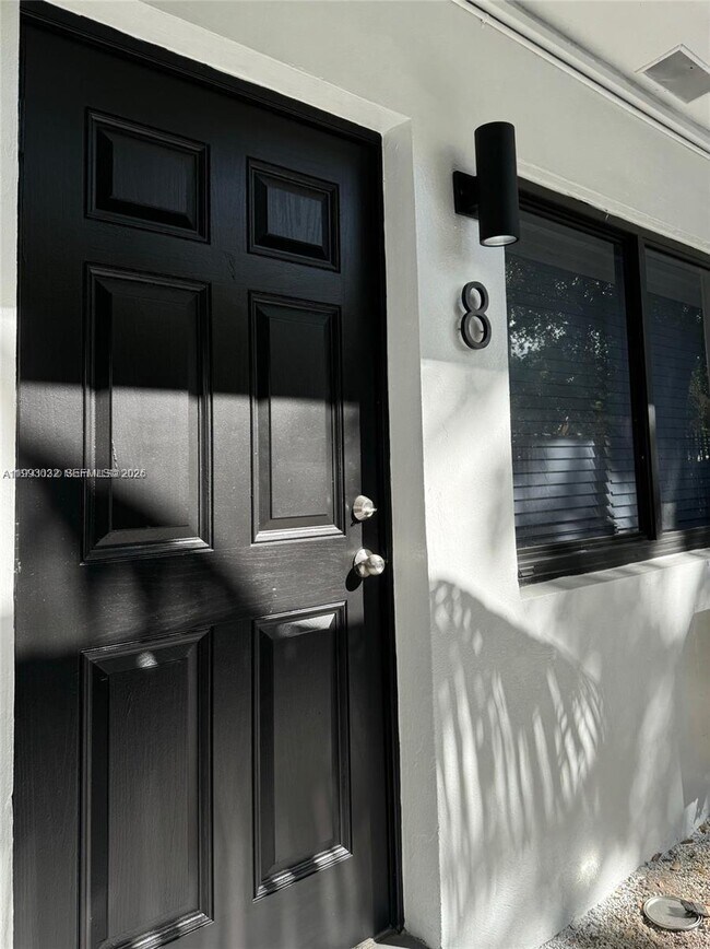 Building Photo - 5545 N Miami Ave