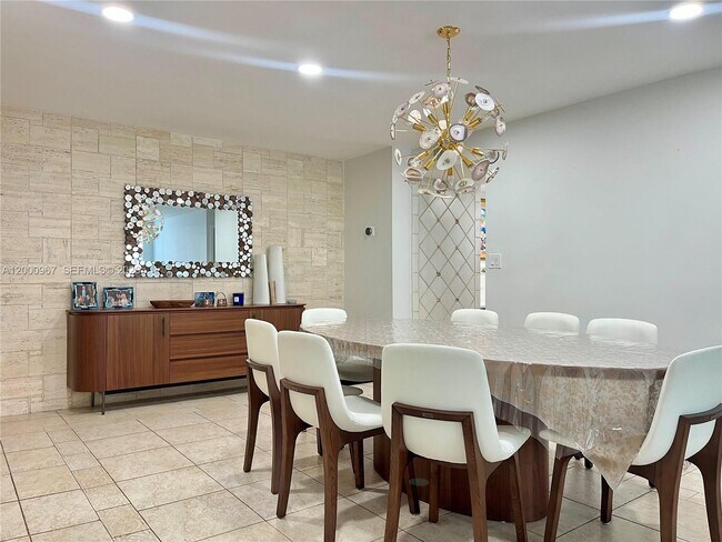 Building Photo - 9511 Collins Ave