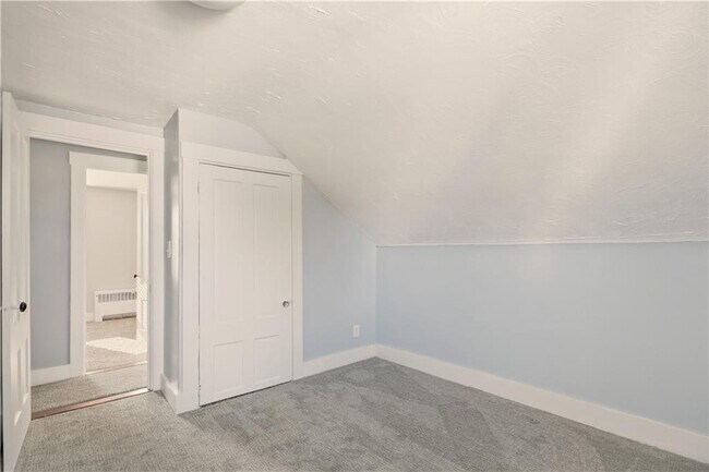 Building Photo - 65 Maple Ave