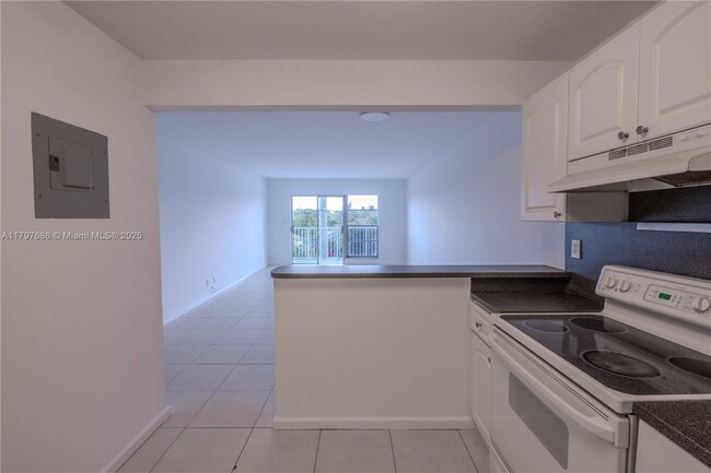 Building Photo - 1220 71st St