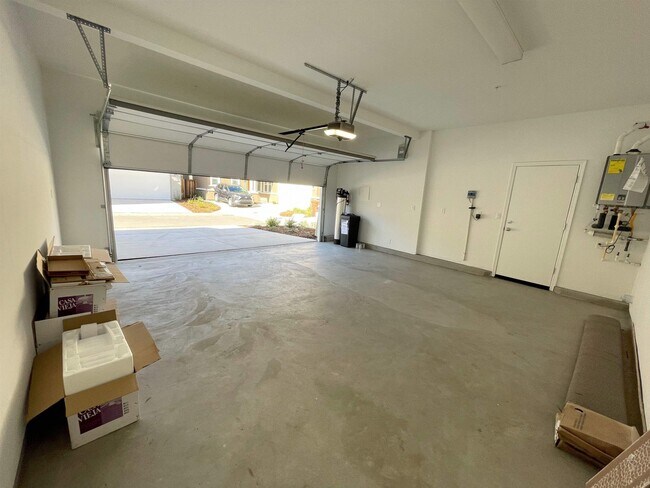 Building Photo - 1887 Orfanos Ranch Dr