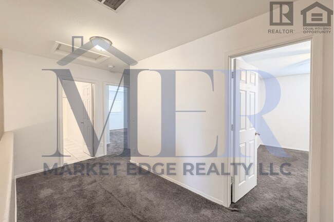 Building Photo - 4Bed/2.5Bath Home at 83rd Ave/Olive Ave! R...