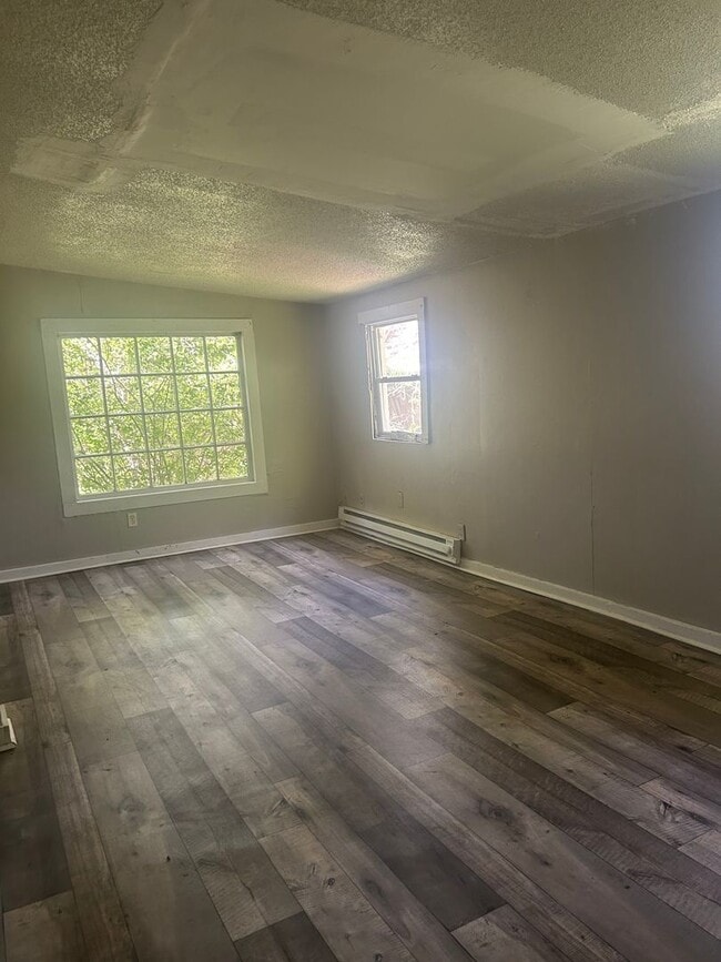 Building Photo - One Bedroom Home in East Ridge; WATER & SEWER INCLUDED!