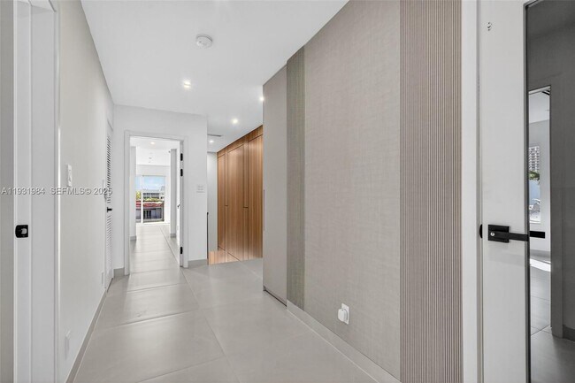 Building Photo - 3830 NE 171 St