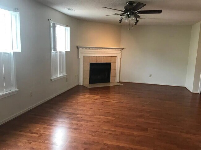 Building Photo - 2915 Cathedral Ln