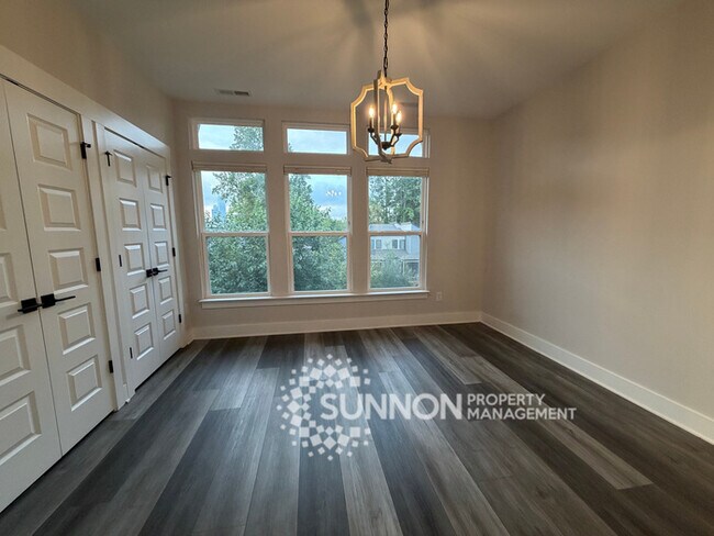Building Photo - 2 Bed + Loft & 2 Car Garage with Skyline Views