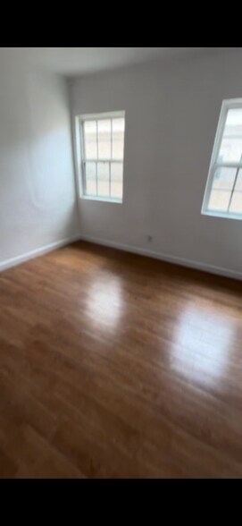 Building Photo - 616 Hendricks Ave