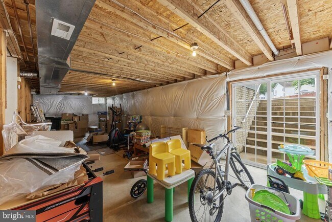 Building Photo - 10 Everglades Ln