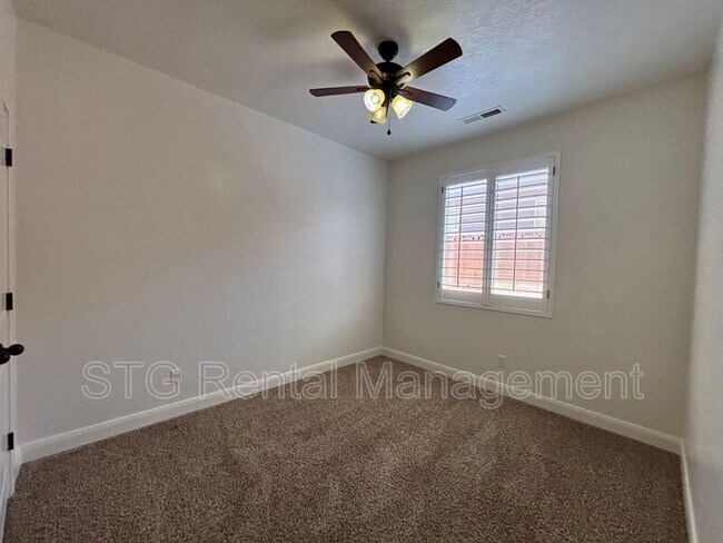 Building Photo - 750 W 350 N