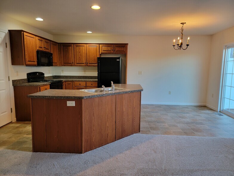 Building Photo - 302 Mount Olive Ln