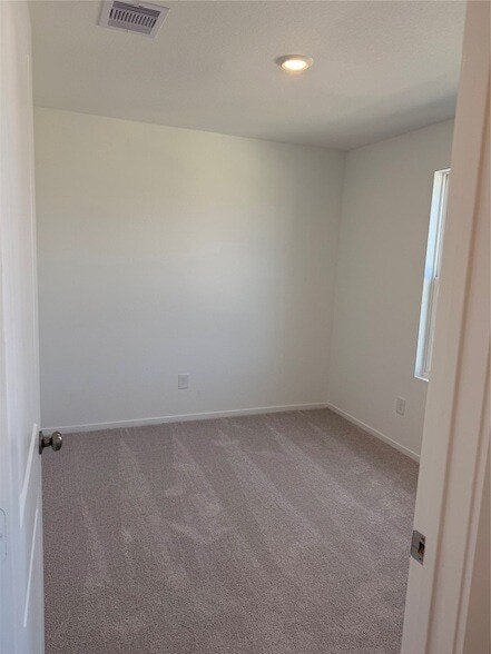 Building Photo - 20150 Green Mallard St