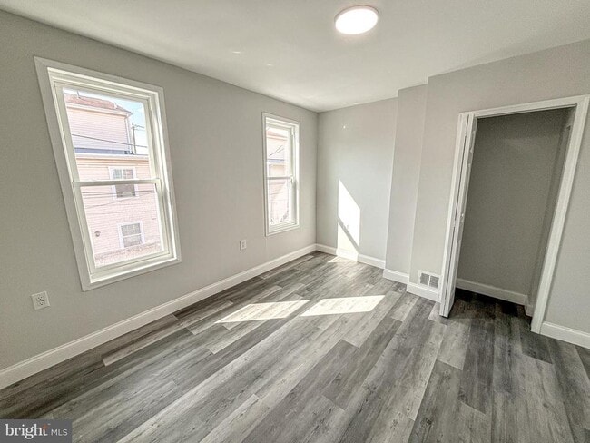 Building Photo - 1143 S Mole St