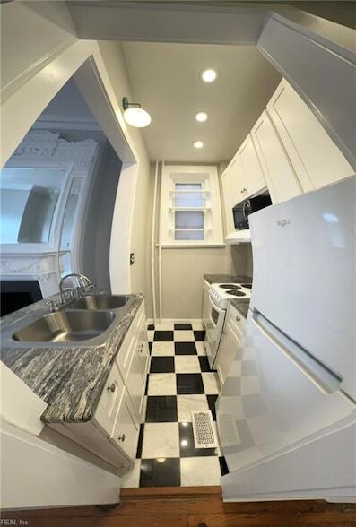 Building Photo - 416 Pembroke Ave