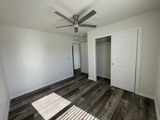 Building Photo - 2819 Sylvia St