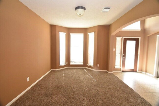 Building Photo - 22306 Fieldcrest Ln