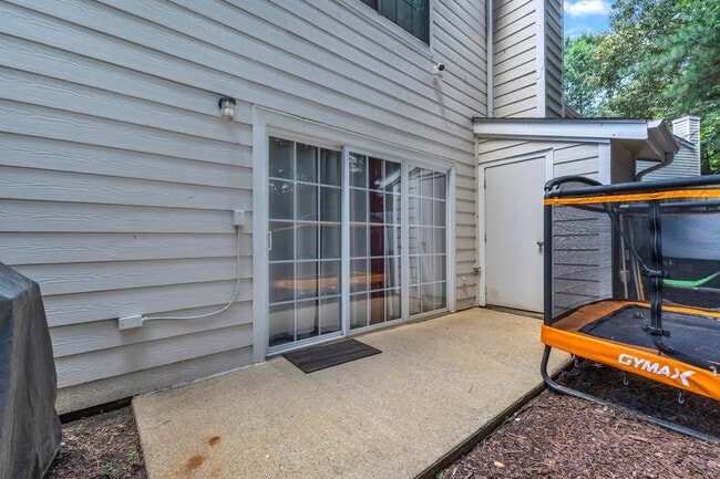 Building Photo - 7731 Falcon Rest Cir