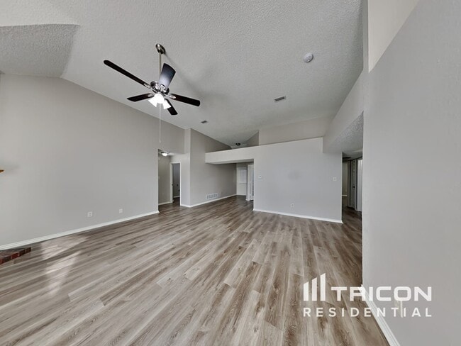 Building Photo - 2338 Weyborn Dr