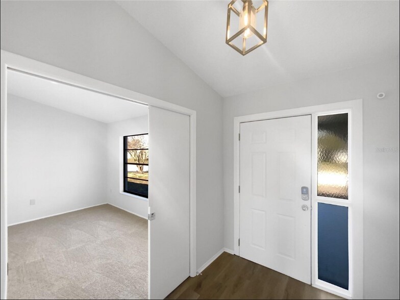 Building Photo - 7846 Cayuga Dr