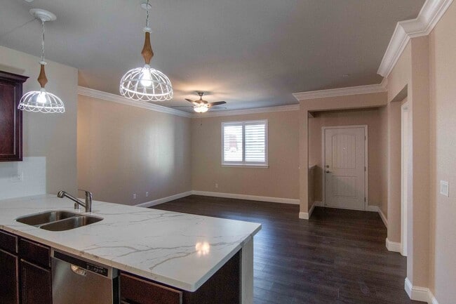 Building Photo - MOVE IN SPECIAL!!! $500 OFF FIRST MONTH'S ...