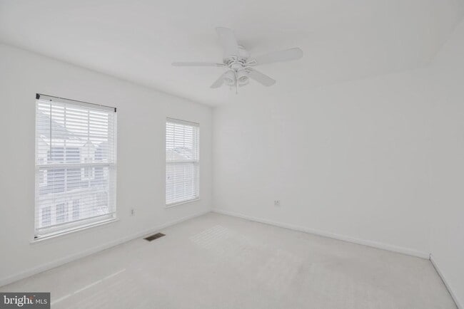 Building Photo - 5108 English Terrace