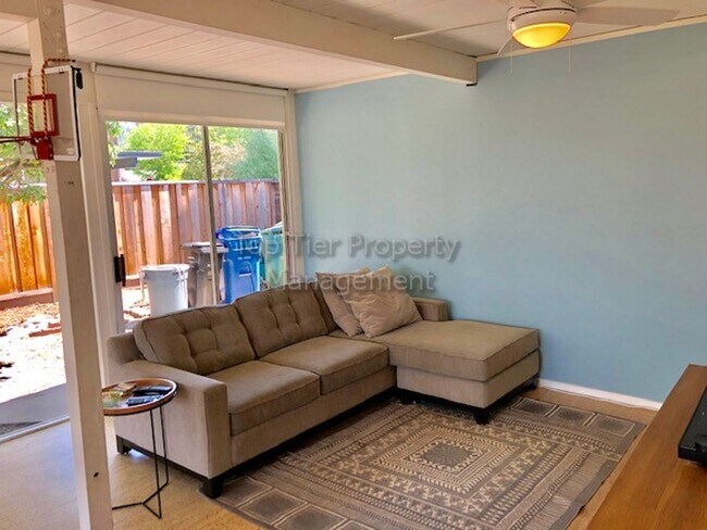 Building Photo - Popular Eichler model 4 Bed / 2 Bath / 1,742 Sqft Walnut Creek single-family house in the Rancho ...