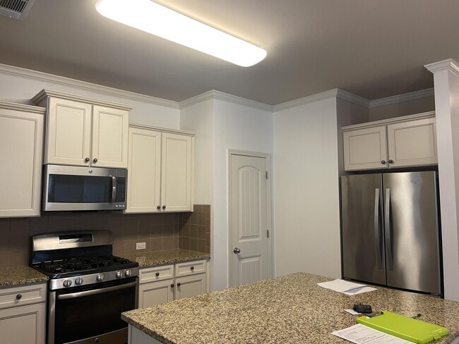 Building Photo - 765 Westmoreland Ln NE