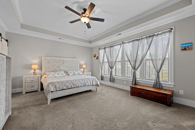 Building Photo - "Coastal Comfort Awaits: Spacious 3-Bed, 3-Bath Home in Holly Ridge!"