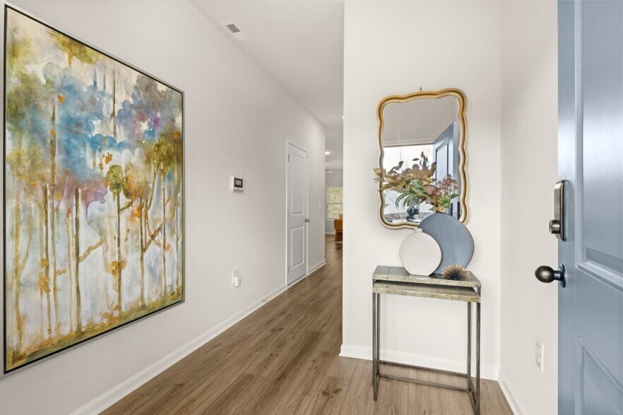 Building Photo - 4270 Notting Hill Dr SW