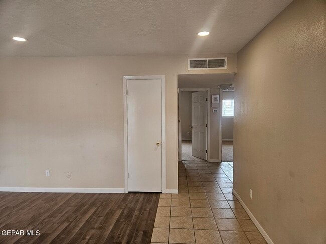 Building Photo - 6816 Alto Rey Ave