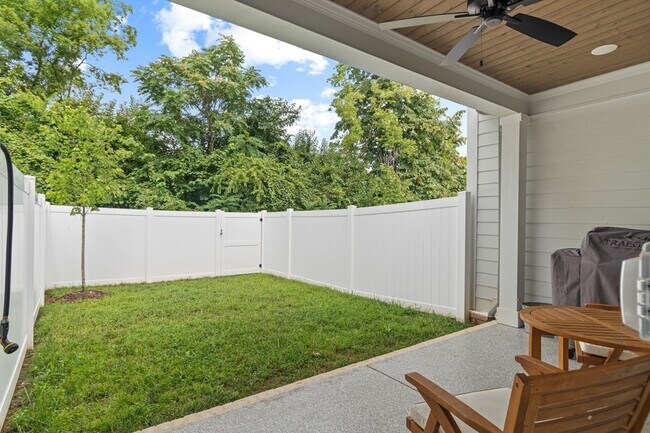Building Photo - 3198 Sassafras Ln
