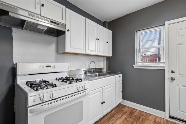 Building Photo - 1401 N Potomac St