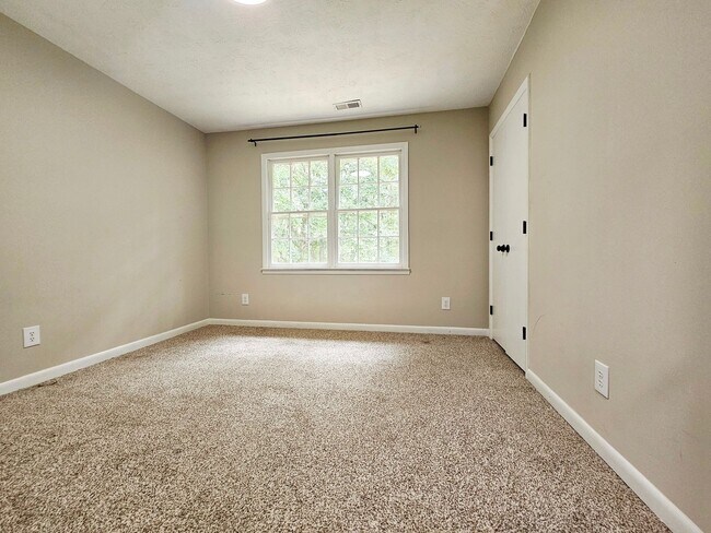 Building Photo - 7490 Beverly Dr