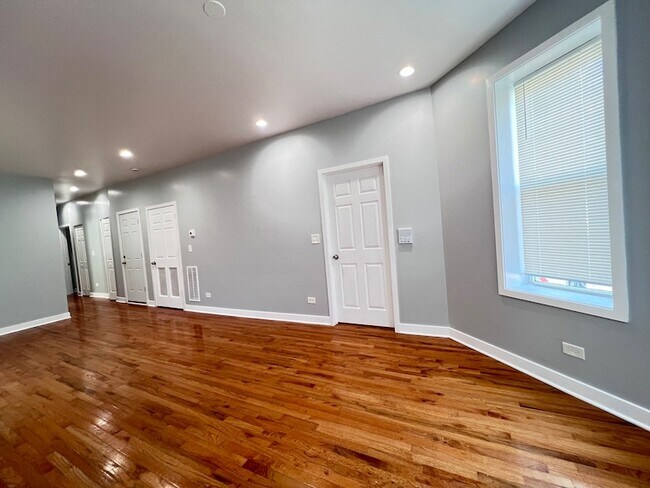 Building Photo - 6402 S Eberhart Ave