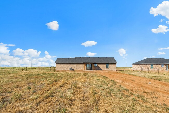 Building Photo - Country Living In Idalou ISD!