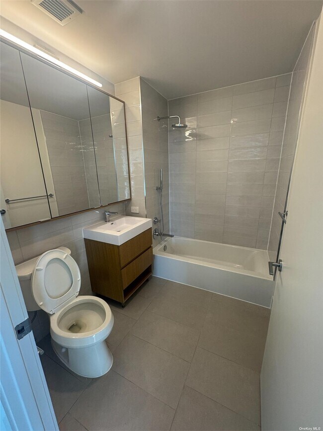 13102 40th Rd 13102 40th Rd Queens NY 11354 Apartment Finder