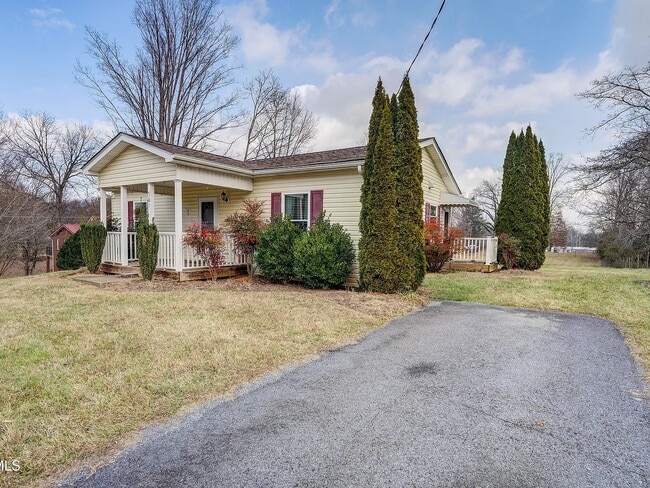 Building Photo - 2 Bed, 1 Bath - Home