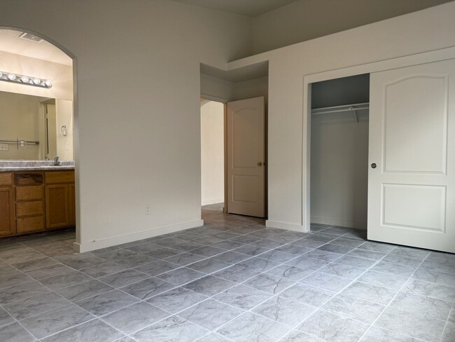 Building Photo - Available Now!!! With fresh paint and new ...
