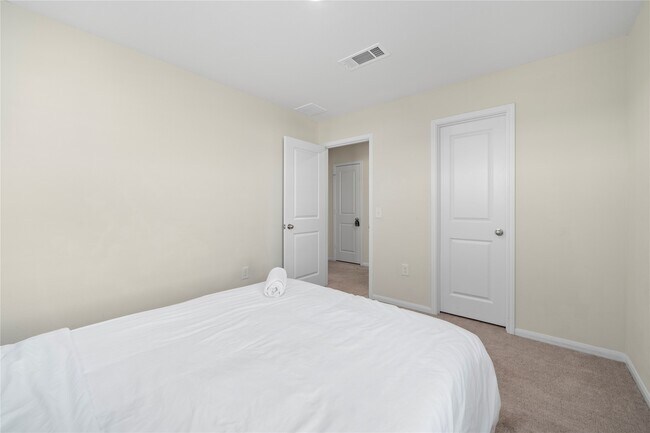 Building Photo - 16314 Dutton Clover Dr