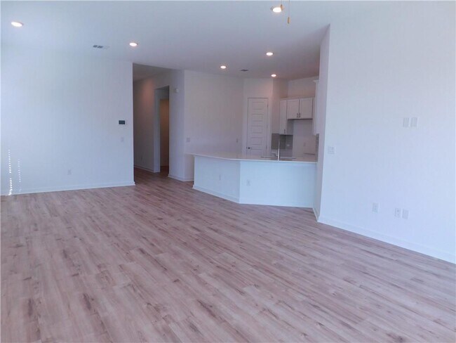 Building Photo - 421 Peace Pipe Way
