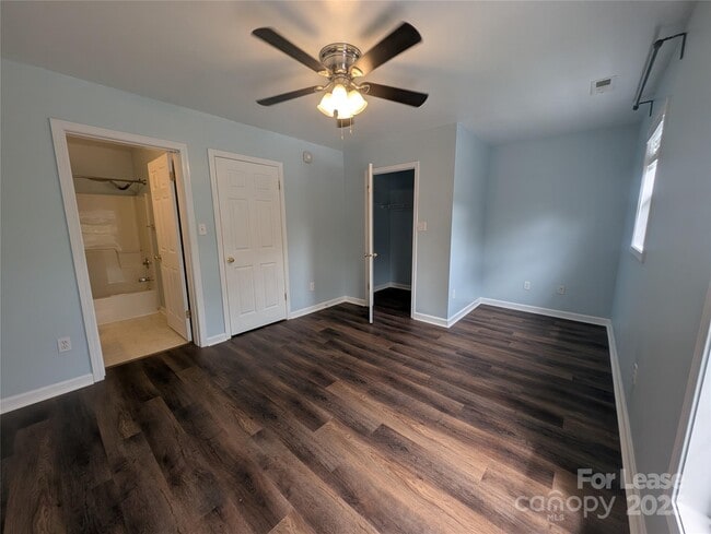 Building Photo - 1505 Flintwood Dr