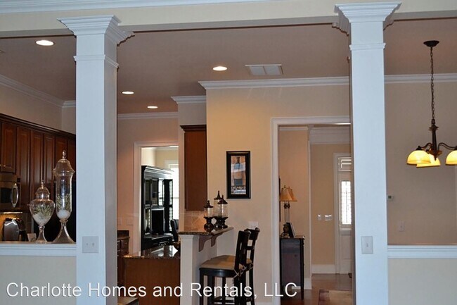 Building Photo - 3 br, 2.5 bath House - 8308 Indigo Row